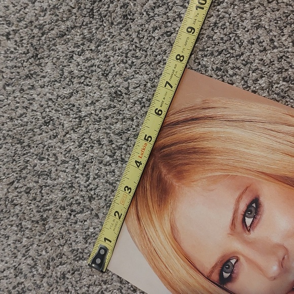 Avril Lavigne Hand Signed Autograph Photo - Picture 3 of 6